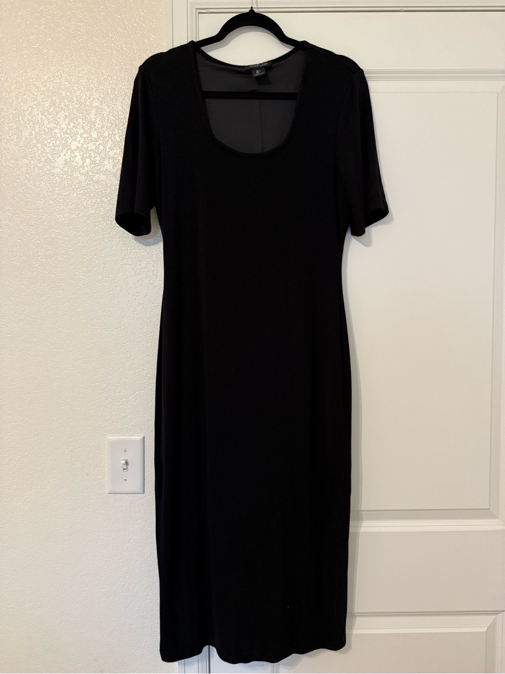 Rachel Zoe Black Scoop Neck Midi Dress